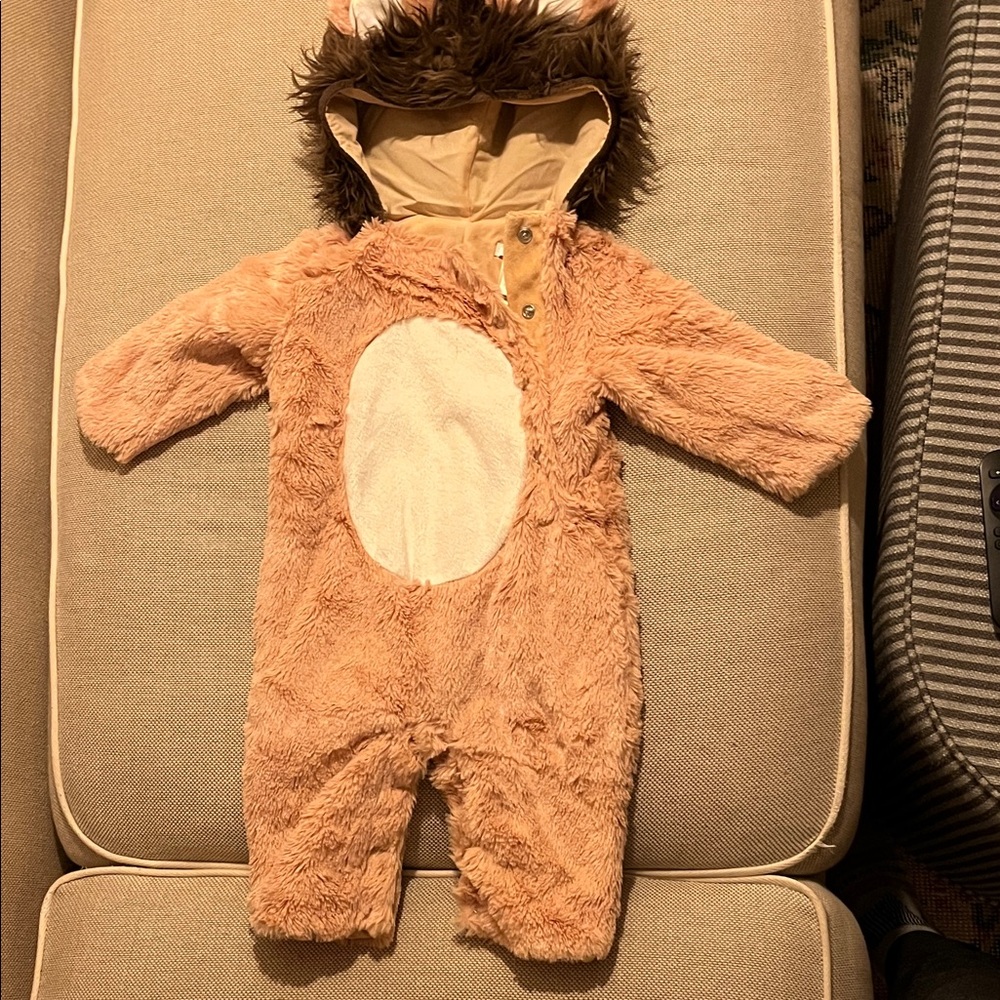 Pottery Barn Kids Tan Furry Lion Costume — Baby size 6-12 months